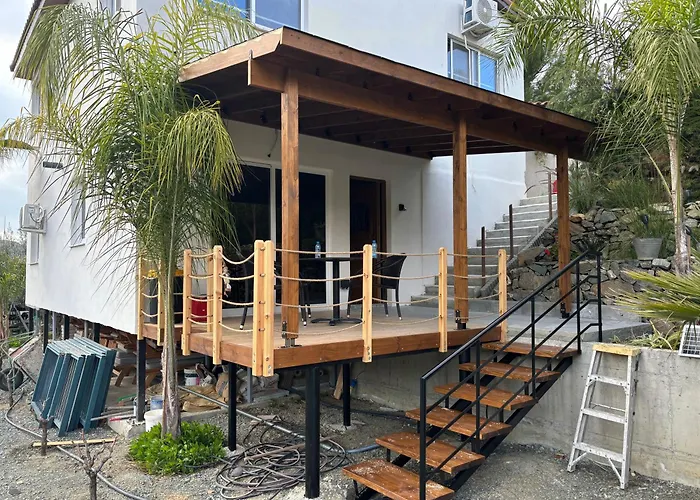 Sofros Valley Hills איוס מאמס