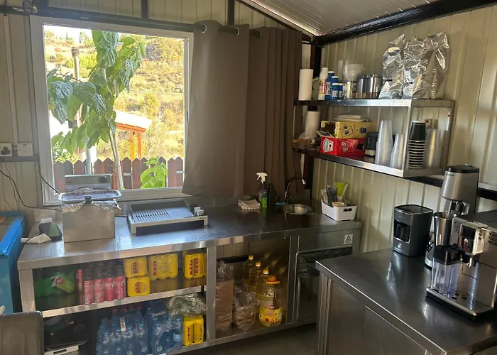 Sofros Valley Hills איוס מאמס