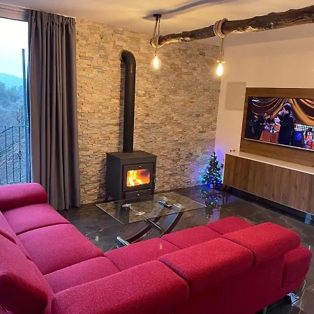 Chalet Sofros Valley Hills *